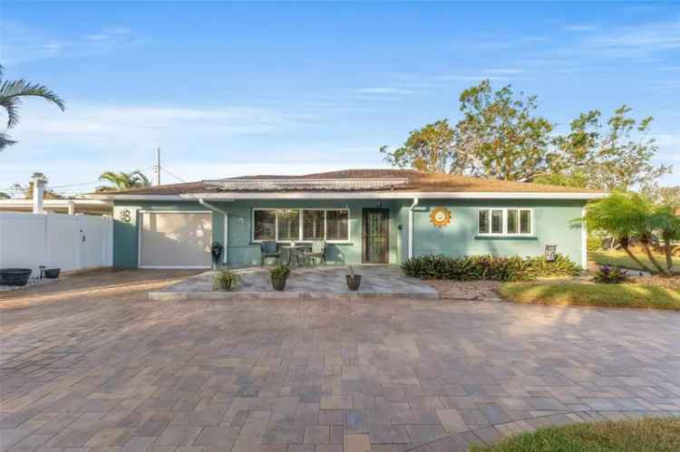 Single-family house For Sale in 4101, Cortez Way South, Saint Petersburg, Florida