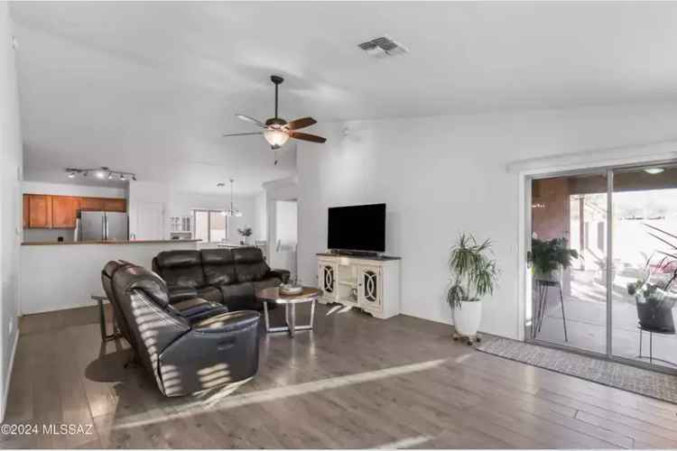 Single-family house For Sale in 14180, North Via Trincheras, Marana, Arizona