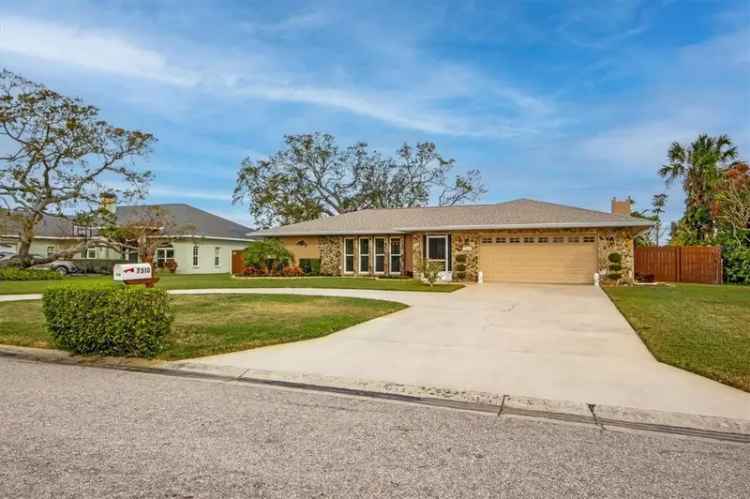 Single-family house For Sale in 7510, 16th Avenue Northwest, Bradenton, Florida