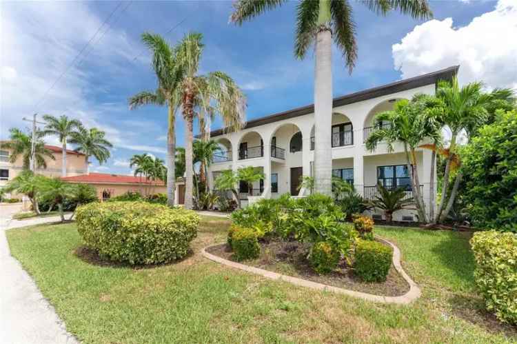 Single-family house For Sale in 28, Colony Point Drive, Punta Gorda, Florida