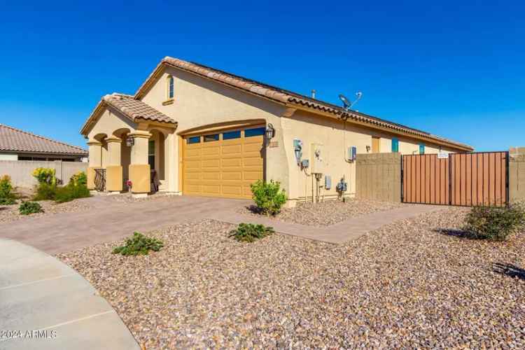 Single-family house For Sale in 23713, North 160th Court, Surprise, Arizona