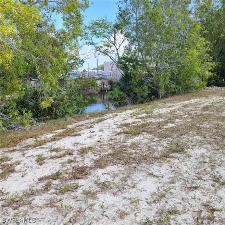 Land For Sale in Cape Coral, Florida