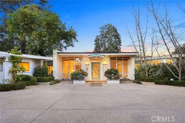 Single-family house For Sale in 935, Hillcrest Place, Pasadena, California