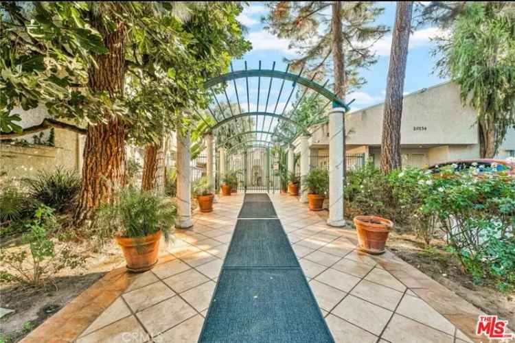 Condo For Sale in 20134, Leadwell Street, Los Angeles, California