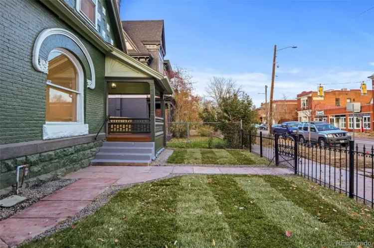 Single-family house For Sale in 2521, Champa Street, Denver, Colorado