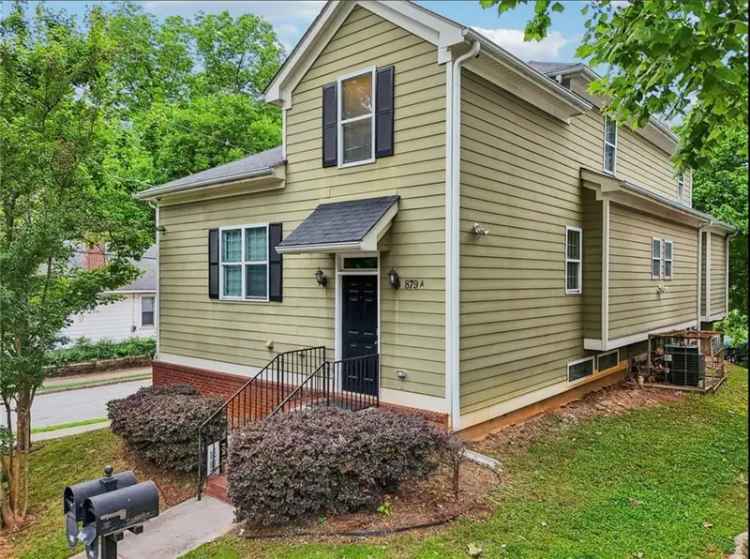 Multi-family house For Sale in 879, Parsons Street Southwest, Atlanta, Georgia