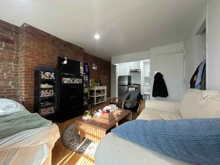 2BR Apartment near Tompkins Square Park - Pets Allowed