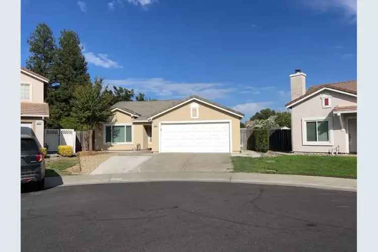 Single-family house For Sale in 6605, Candellaria Court, Elk Grove, California