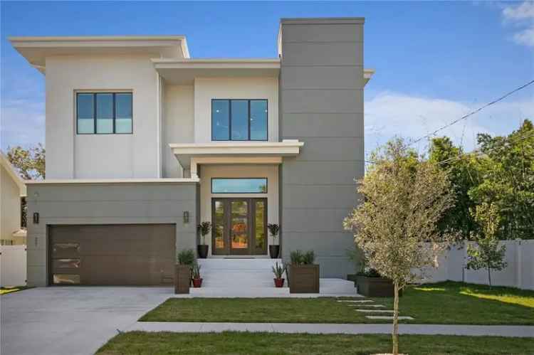 Single-family house For Sale in Tampa, Florida