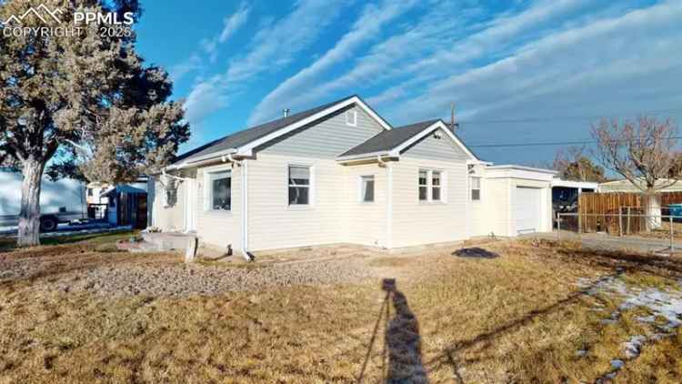 Single-family house For Sale in 7060, Magnolia Street, Commerce City, Colorado