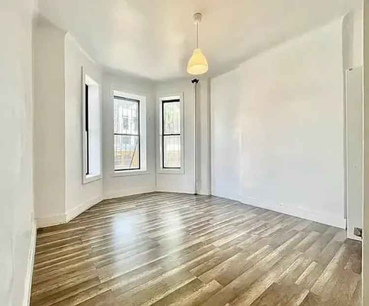 Huge 4 Bedroom 2 Bath Apartment Near G Train