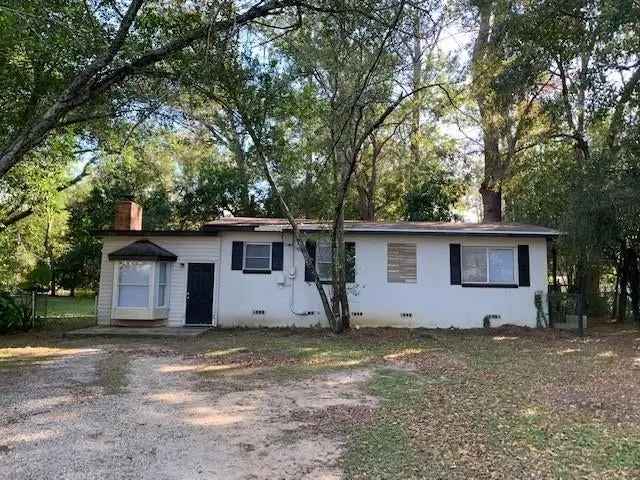 Multi-family house For Sale in Tallahassee, Florida