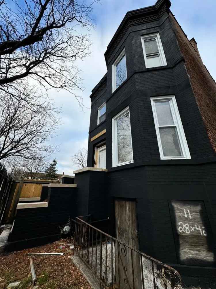 Multi-family house For Sale in 1212, West 51st Street, Chicago, Illinois