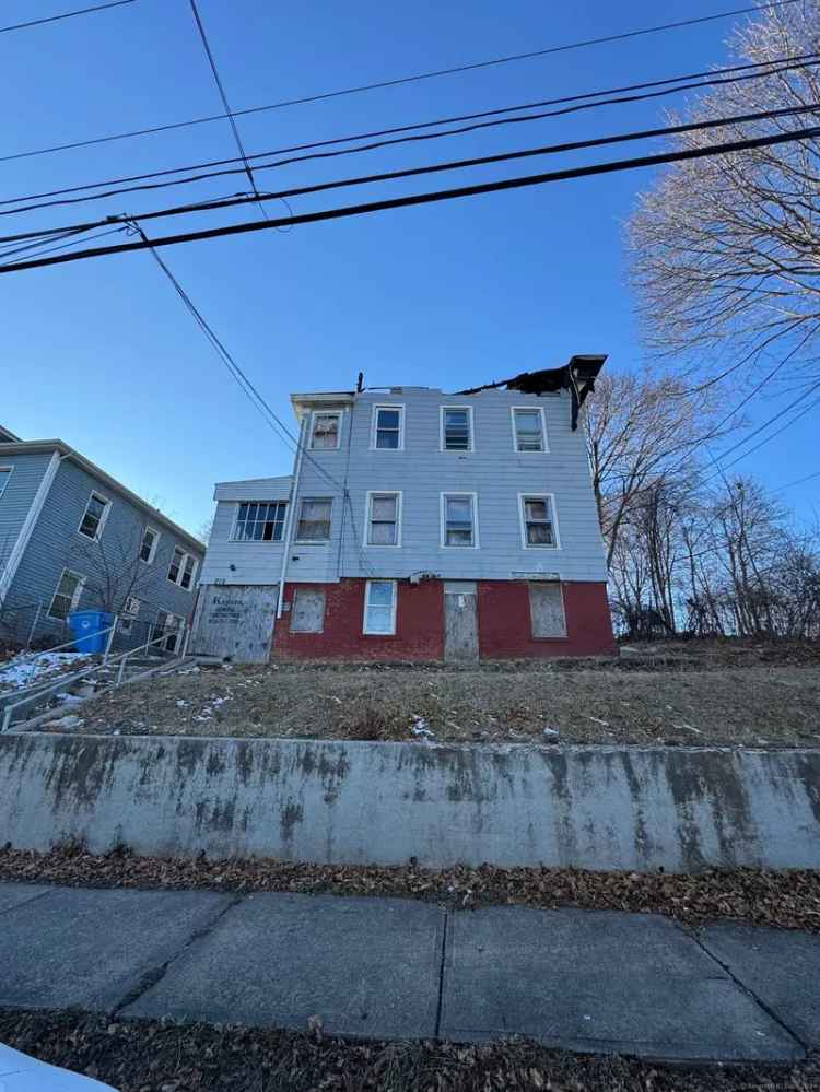 Single-family house For Sale in 212, Clark Street, New Britain, Connecticut