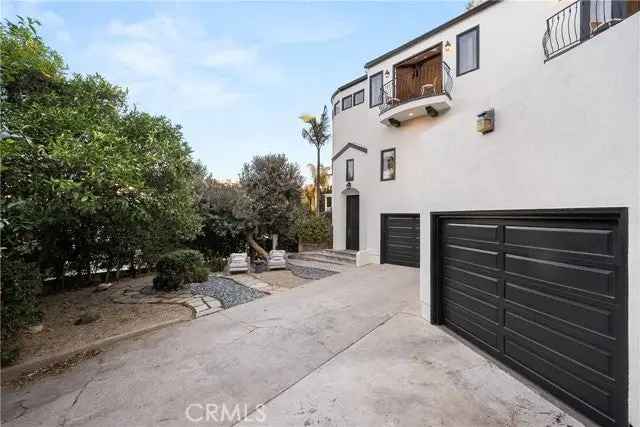 Single-family house For Sale in 3150, Cadet Court, Los Angeles, California