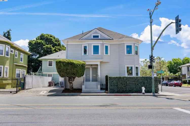 Multi-family house For Sale in 1002, Adeline Street, Oakland, California