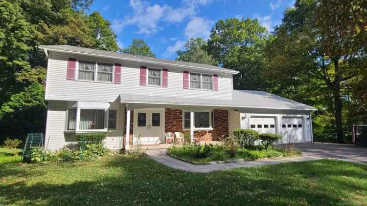 Single-family house For Sale in 3, Boyce Road, Danbury, Connecticut