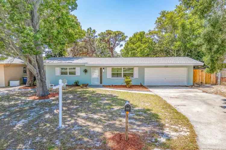 Single-family house For Sale in Clearwater, Florida