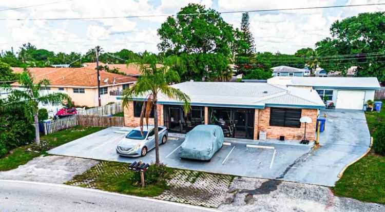 Multi-family house For Sale in Lantana, Florida