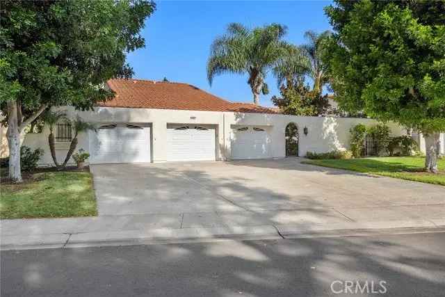 Single-family house For Sale in Laguna Woods, California