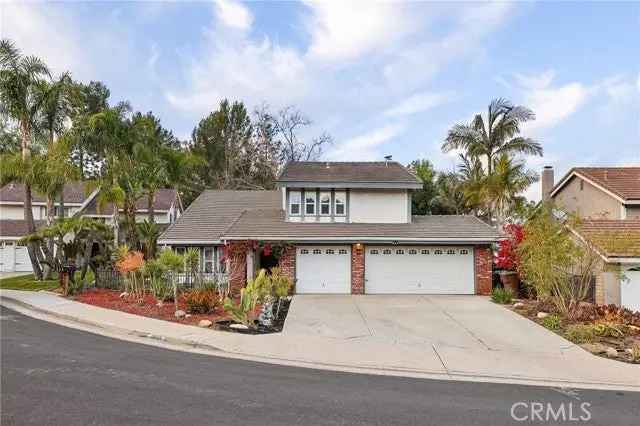 Single-family house For Sale in 5625, East Calle Canada, Anaheim, California