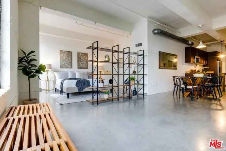 Condo For Sale in 849, South Broadway, Los Angeles, California