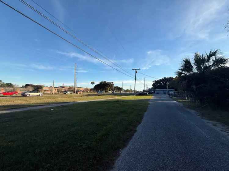 Land For Sale in 305, North Navy Boulevard, Florida