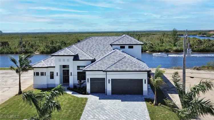 Single-family house For Sale in 1512, Northwest 42nd Avenue, Cape Coral, Florida