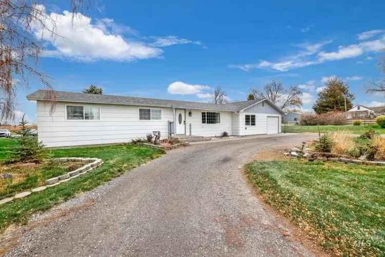 Single-family house For Sale in 230, Bob Barton Road, Idaho