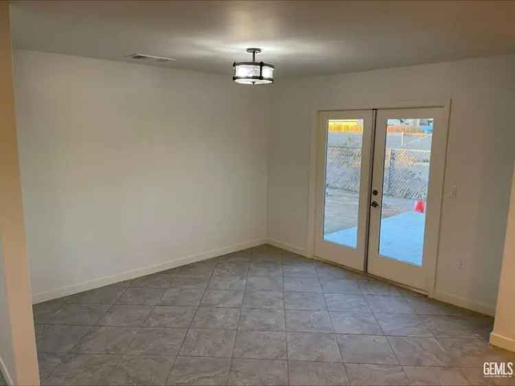 Single-family house For Sale in 1529, Mayo Street, Ridgecrest, California