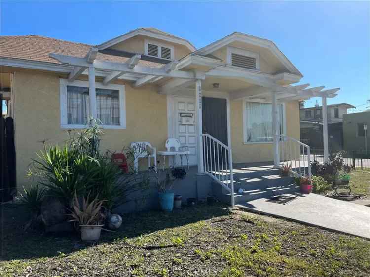 Single-family house For Sale in 1349, West 53rd Street, Los Angeles, California