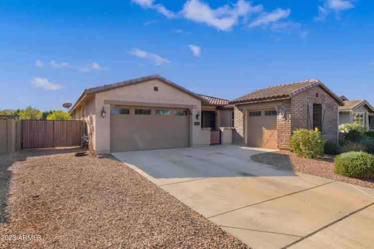 Single-family house For Sale in 22133, East Russet Road, Queen Creek, Arizona