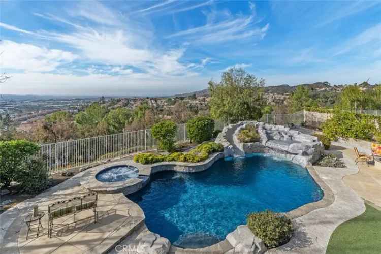 Single-family house For Sale in 19621, Torres Way, Trabuco Canyon, California