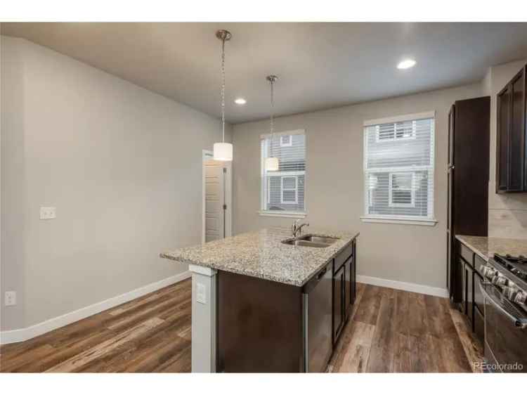 Single-family house For Sale in Littleton, Colorado