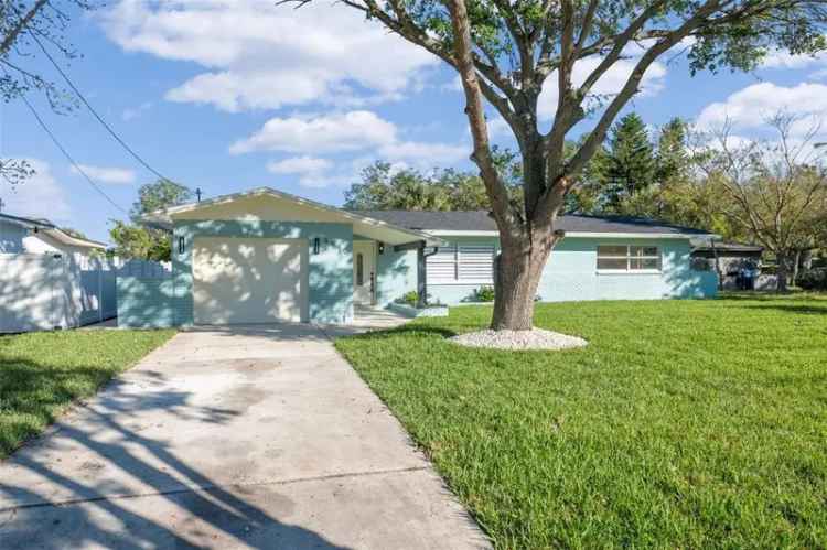 Single-family house For Sale in 5990, 12th Street South, Saint Petersburg, Florida