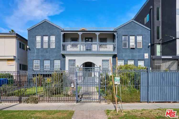 Multi-family house For Sale in 5737, Lexington Avenue, Los Angeles, California