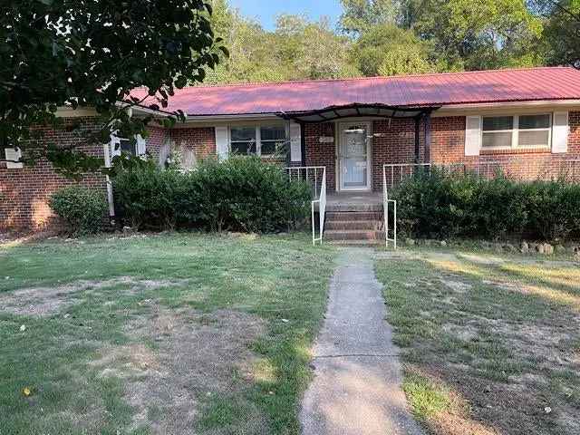 Single-family house For Sale in 900, Brantley Street, Opp, Alabama