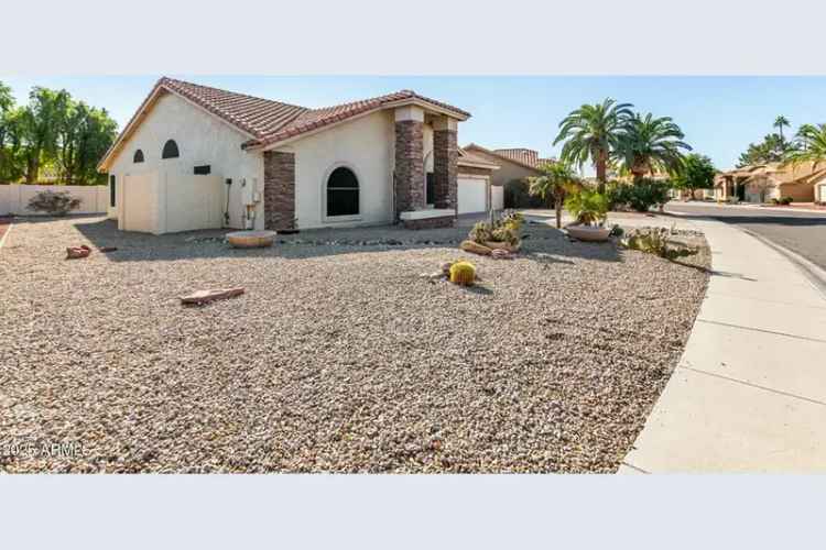 Single-family house For Sale in 9715, West Escuda Drive, Peoria, Arizona