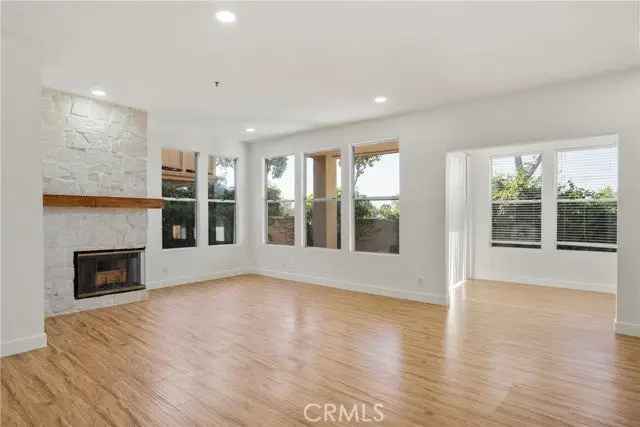 Condo For Sale in 122-136, Cartier Aisle, Irvine, California