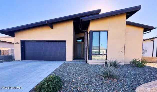 Single-family house For Sale in Prescott Valley, Arizona