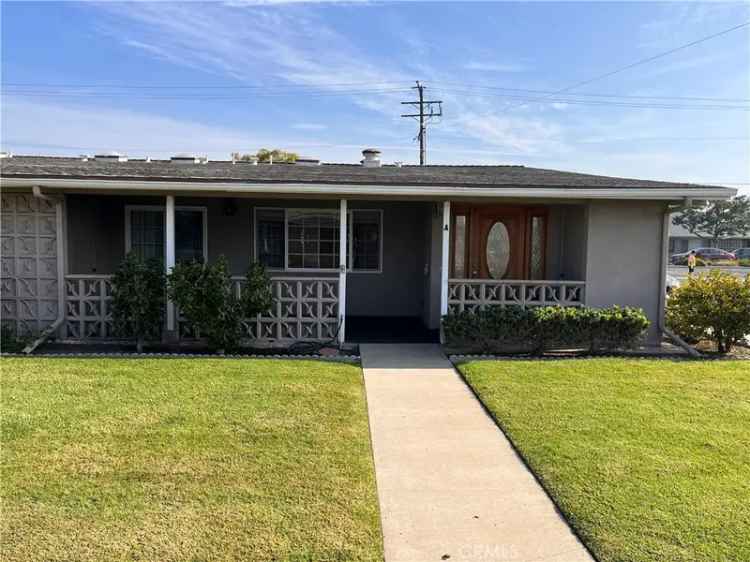 Co-op For Sale in 13401, Saint Andrews Drive, Seal Beach, California