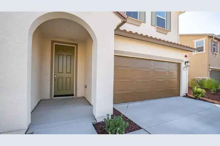 Single-family house For Sale in Elk Grove, California