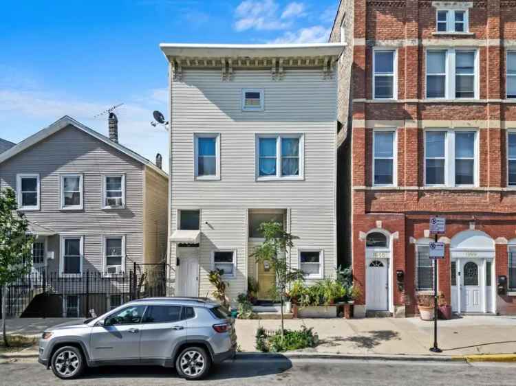 Multi-family house For Sale in 1902, South May Street, Chicago, Illinois