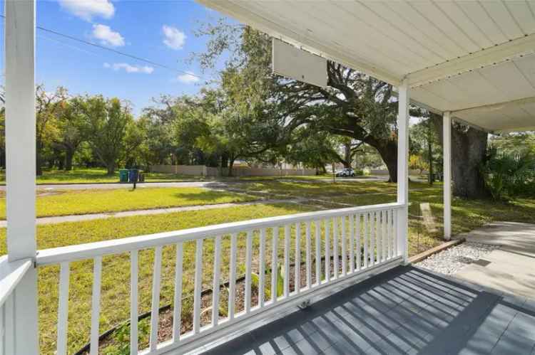 Single-family house For Sale in 9415, Forest Hills Drive, Tampa, Florida