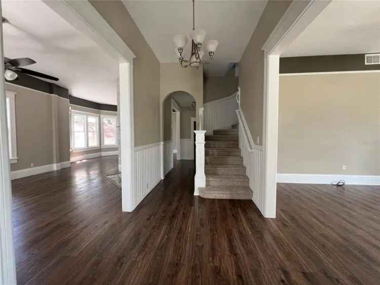 Single-family house For Sale in 112, South Clyde Avenue, Kissimmee, Florida