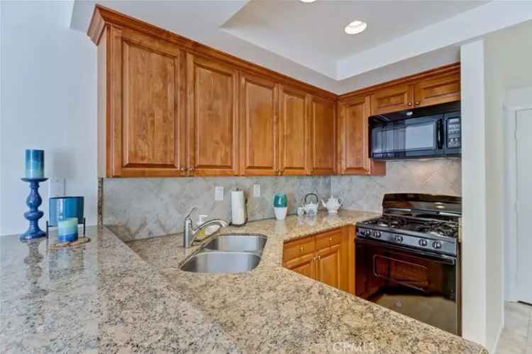 Condo For Sale in 252-266, Lemon Grove, Irvine, California