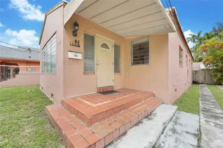 Single-family house For Sale in 1255, Southwest 16th Street, Miami, Florida