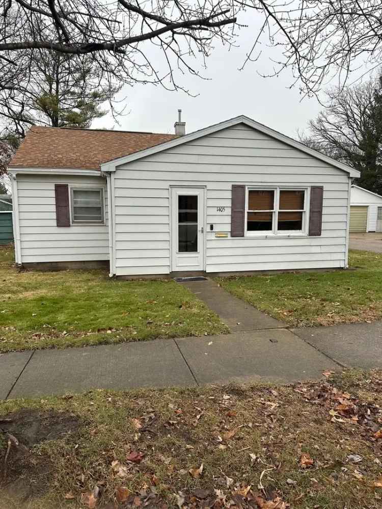 Single-family house For Sale in 1405, Blackstone Street, Bloomington, Illinois