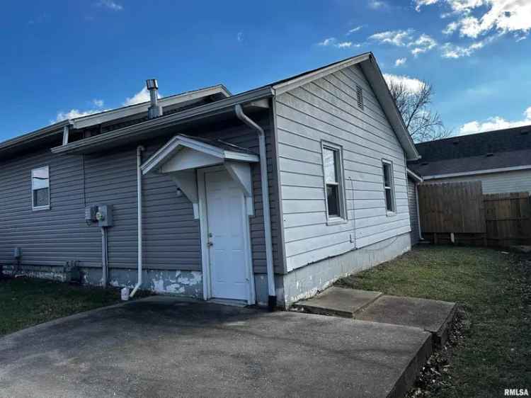 Single-family house For Sale in 808, North Johnson Street, Marion, Illinois