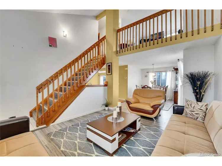 Single-family house For Sale in Centennial, Colorado